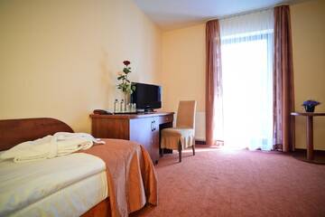 Фото номера Двухместный номер с 1 кроватью и балконом Отель Hotel Venus г. Kolbudy 2